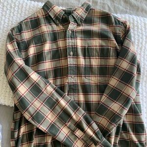 Large flannel men’s long sleeve plaid shirt